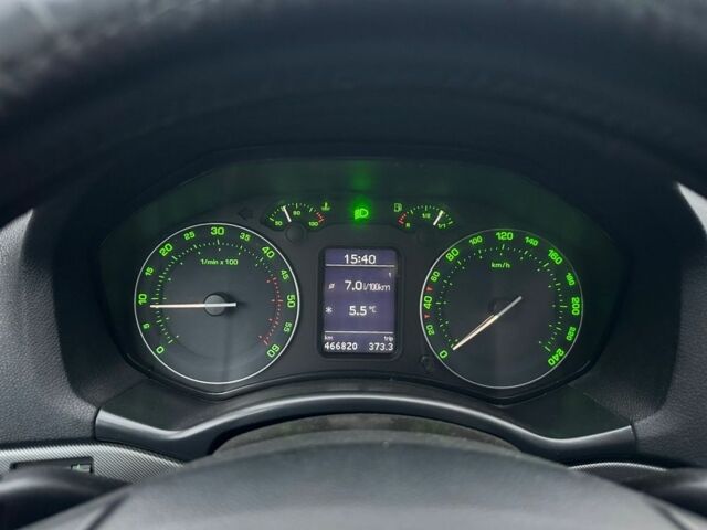 Серый Шкода Октавия, объемом двигателя 2 л и пробегом 3 тыс. км за 3100 $, фото 6 на Automoto.ua