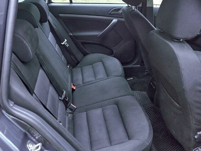 Сірий Шкода Октавія, об'ємом двигуна 2 л та пробігом 315 тис. км за 4800 $, фото 5 на Automoto.ua