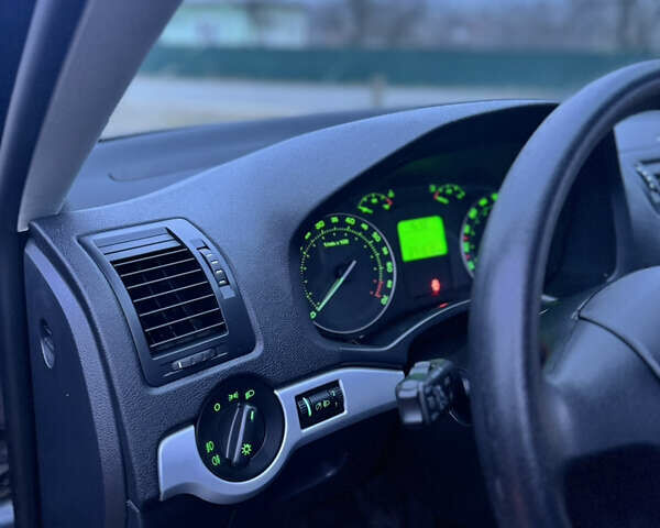 Серый Шкода Октавия, объемом двигателя 1.6 л и пробегом 270 тыс. км за 5750 $, фото 19 на Automoto.ua