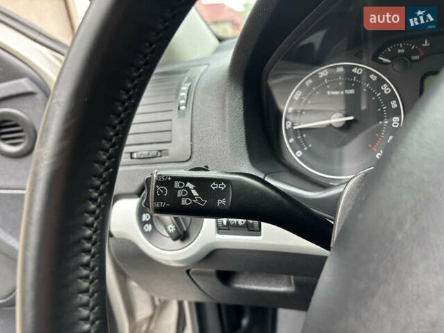 Сірий Шкода Октавія, об'ємом двигуна 1.6 л та пробігом 245 тис. км за 5750 $, фото 10 на Automoto.ua