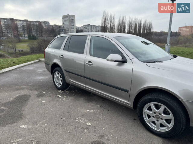 Сірий Шкода Октавія, об'ємом двигуна 2 л та пробігом 208 тис. км за 5600 $, фото 4 на Automoto.ua