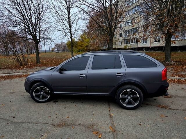 Серый Шкода Октавия, объемом двигателя 2 л и пробегом 318 тыс. км за 9200 $, фото 3 на Automoto.ua