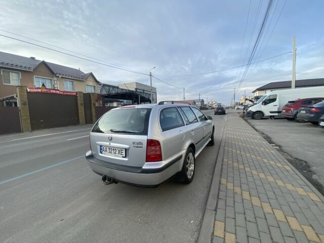 Серый Шкода Октавия, объемом двигателя 1.6 л и пробегом 270 тыс. км за 3500 $, фото 4 на Automoto.ua