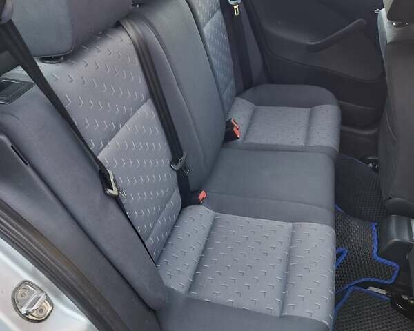 Серый Шкода Октавия, объемом двигателя 1.6 л и пробегом 208 тыс. км за 5200 $, фото 14 на Automoto.ua