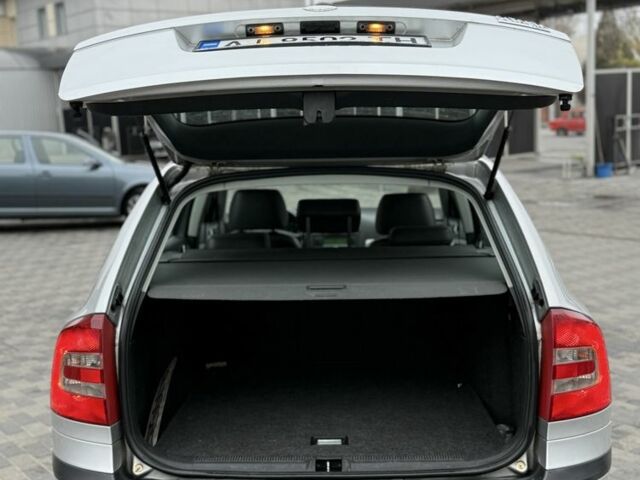 Серый Шкода Октавия, объемом двигателя 2 л и пробегом 270 тыс. км за 3550 $, фото 5 на Automoto.ua