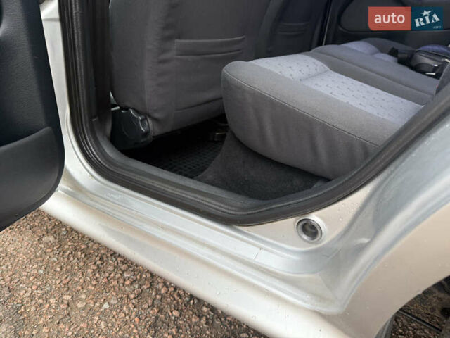 Серый Шкода Октавия, объемом двигателя 1.6 л и пробегом 310 тыс. км за 3850 $, фото 14 на Automoto.ua