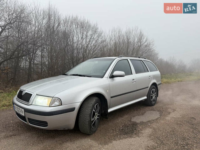 Серый Шкода Октавия, объемом двигателя 1.6 л и пробегом 310 тыс. км за 3850 $, фото 3 на Automoto.ua