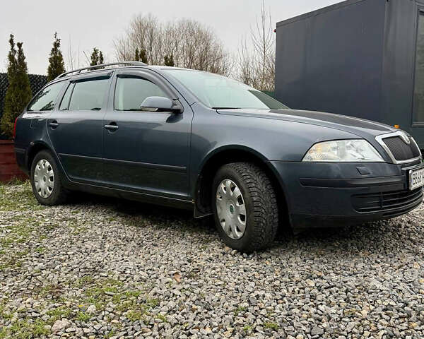 Серый Шкода Октавия, объемом двигателя 1.6 л и пробегом 185 тыс. км за 6750 $, фото 3 на Automoto.ua