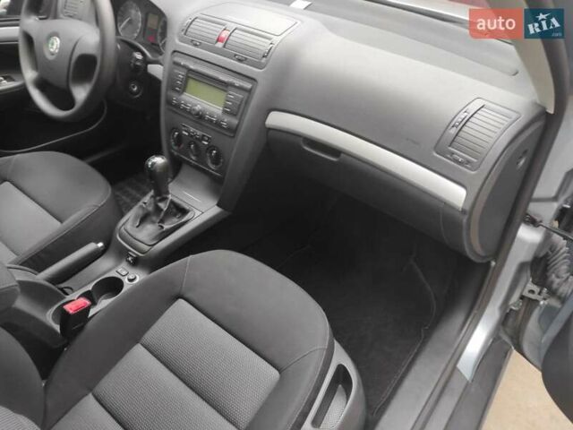 Сірий Шкода Октавія, об'ємом двигуна 1.6 л та пробігом 280 тис. км за 5500 $, фото 23 на Automoto.ua