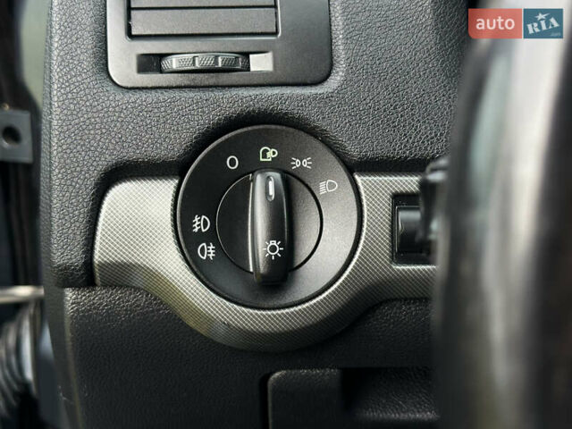 Шкода Октавия 2007 в Самборе на Automoto.ua Серый Шкода Октавия, объемом двигателя 2 л и пробегом 163 тыс. км за 8300 $, фото 36 на Automoto.ua