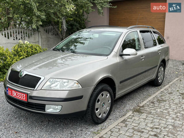 Сірий Шкода Октавія, об'ємом двигуна 1.6 л та пробігом 245 тис. км за 5750 $, фото 1 на Automoto.ua