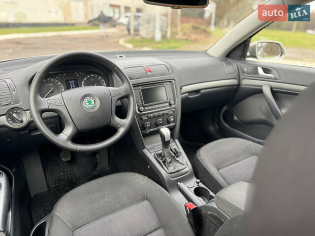 Сірий Шкода Октавія, об'ємом двигуна 2 л та пробігом 208 тис. км за 5600 $, фото 19 на Automoto.ua