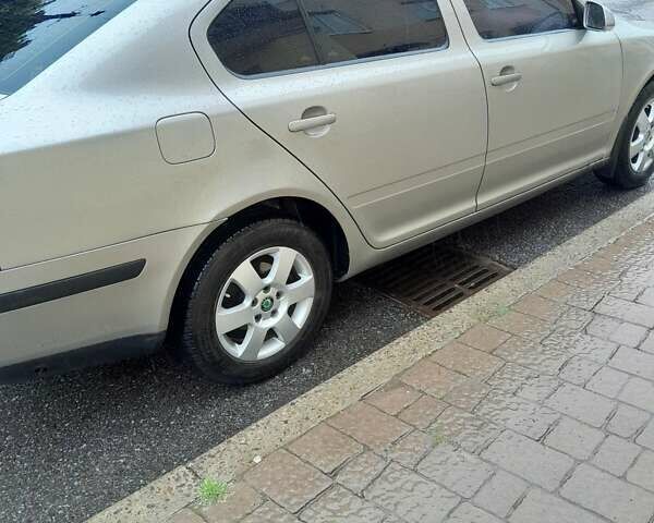 Серый Шкода Октавия, объемом двигателя 1.6 л и пробегом 263 тыс. км за 5900 $, фото 5 на Automoto.ua