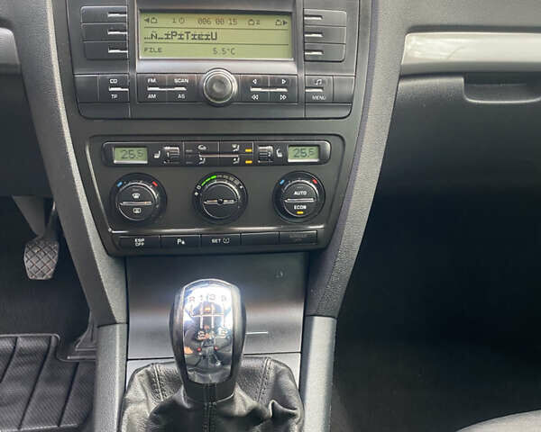 Сірий Шкода Октавія, об'ємом двигуна 1.8 л та пробігом 2 тис. км за 6800 $, фото 35 на Automoto.ua