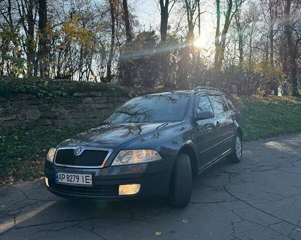 Серый Шкода Октавия, объемом двигателя 1.6 л и пробегом 227 тыс. км за 6000 $, фото 1 на Automoto.ua