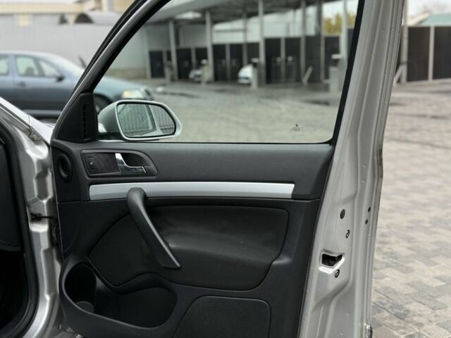 Серый Шкода Октавия, объемом двигателя 2 л и пробегом 270 тыс. км за 3550 $, фото 16 на Automoto.ua