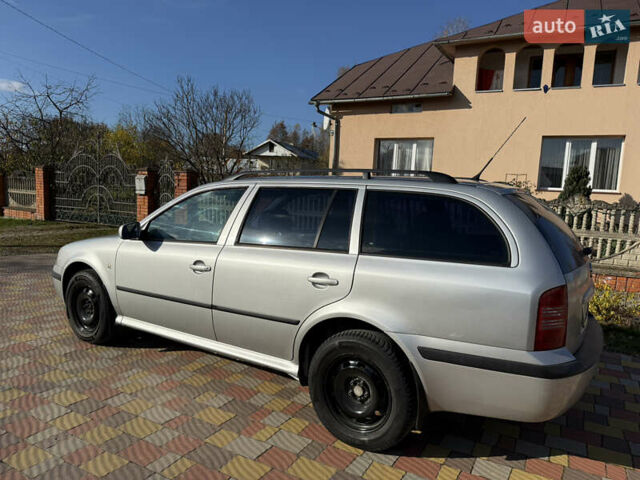 Серый Шкода Октавия, объемом двигателя 1.6 л и пробегом 310 тыс. км за 4350 $, фото 2 на Automoto.ua