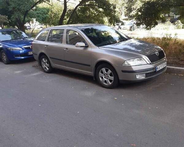Сірий Шкода Октавія, об'ємом двигуна 1.9 л та пробігом 310 тис. км за 5600 $, фото 2 на Automoto.ua