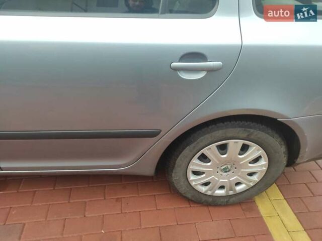 Сірий Шкода Октавія, об'ємом двигуна 1.6 л та пробігом 280 тис. км за 5500 $, фото 58 на Automoto.ua