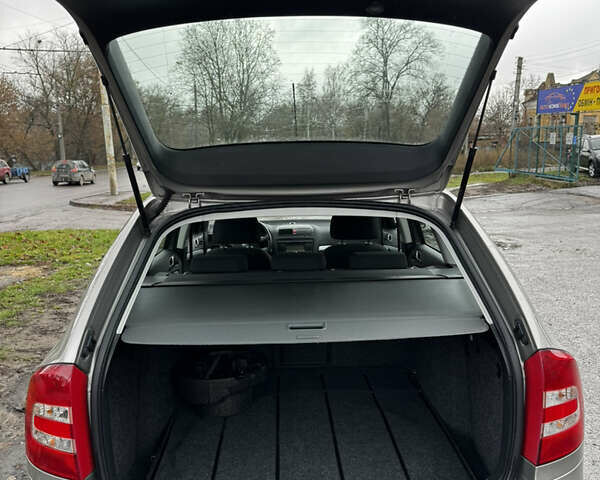 Серый Шкода Октавия, объемом двигателя 1.6 л и пробегом 230 тыс. км за 7500 $, фото 15 на Automoto.ua