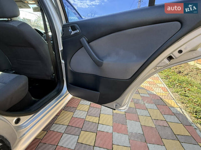 Серый Шкода Октавия, объемом двигателя 1.6 л и пробегом 310 тыс. км за 4350 $, фото 14 на Automoto.ua