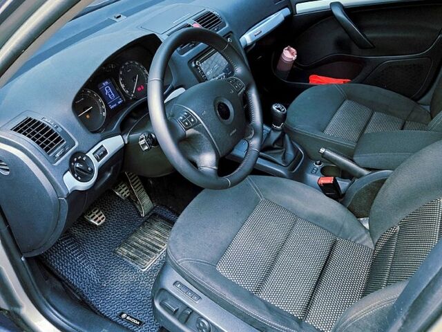 Серый Шкода Октавия, объемом двигателя 2 л и пробегом 318 тыс. км за 9200 $, фото 9 на Automoto.ua