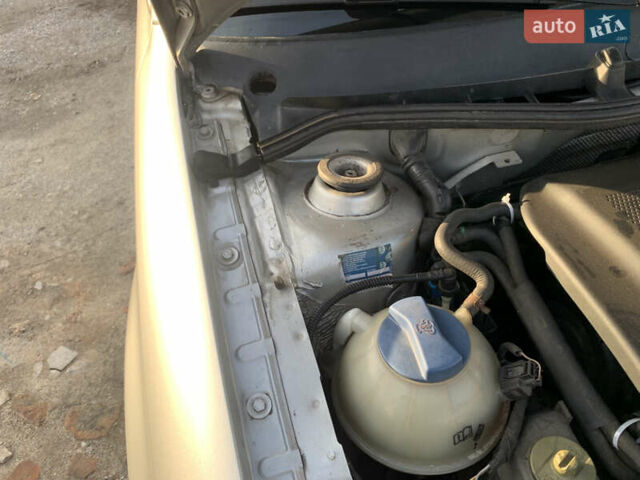 Серый Шкода Октавия, объемом двигателя 1.6 л и пробегом 375 тыс. км за 5500 $, фото 5 на Automoto.ua