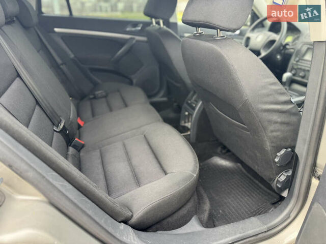 Сірий Шкода Октавія, об'ємом двигуна 2 л та пробігом 208 тис. км за 5600 $, фото 22 на Automoto.ua