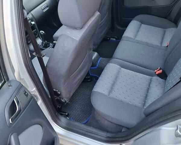 Серый Шкода Октавия, объемом двигателя 1.6 л и пробегом 208 тыс. км за 5200 $, фото 16 на Automoto.ua