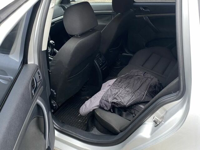 Сірий Шкода Октавія, об'ємом двигуна 2 л та пробігом 205 тис. км за 7200 $, фото 3 на Automoto.ua