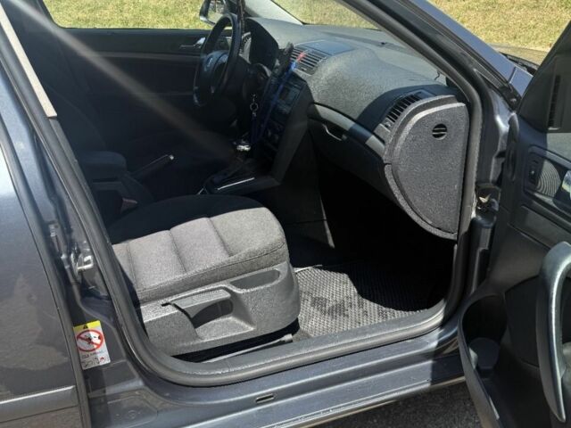 Сірий Шкода Октавія, об'ємом двигуна 2 л та пробігом 397 тис. км за 6500 $, фото 2 на Automoto.ua