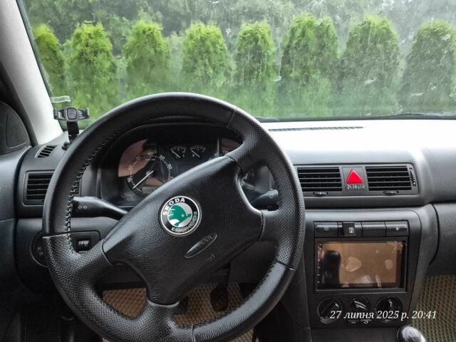 Серый Шкода Октавия, объемом двигателя 1.6 л и пробегом 306 тыс. км за 3500 $, фото 1 на Automoto.ua