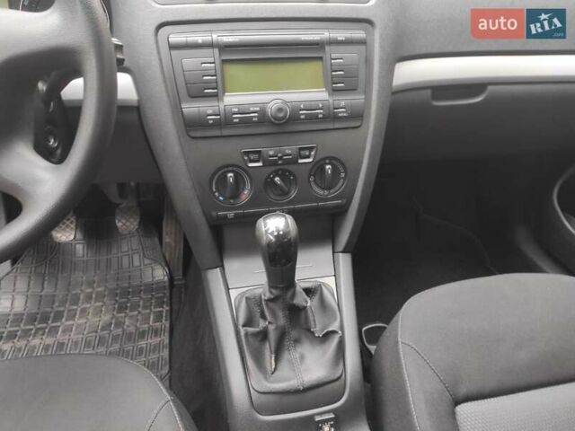 Сірий Шкода Октавія, об'ємом двигуна 1.6 л та пробігом 280 тис. км за 5500 $, фото 14 на Automoto.ua