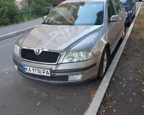 Сірий Шкода Октавія, об'ємом двигуна 1.9 л та пробігом 310 тис. км за 5600 $, фото 1 на Automoto.ua