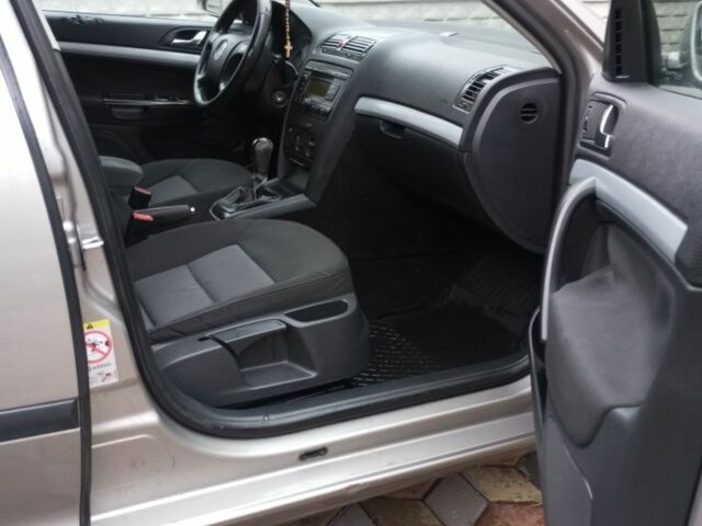 Серый Шкода Октавия, объемом двигателя 0 л и пробегом 499 тыс. км за 2749 $, фото 6 на Automoto.ua