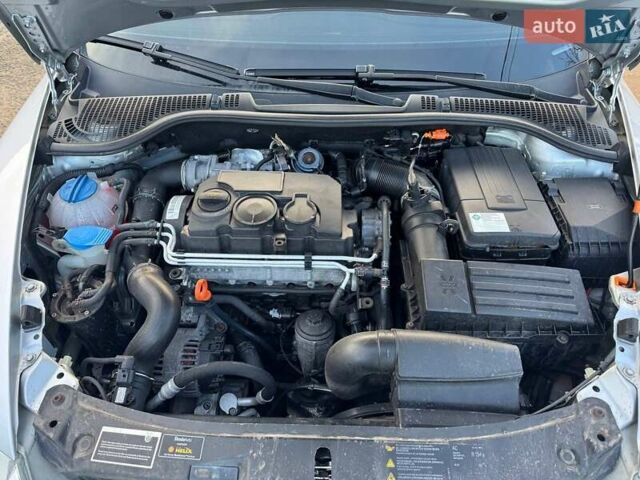 Сірий Шкода Октавія, об'ємом двигуна 2 л та пробігом 242 тис. км за 7400 $, фото 7 на Automoto.ua