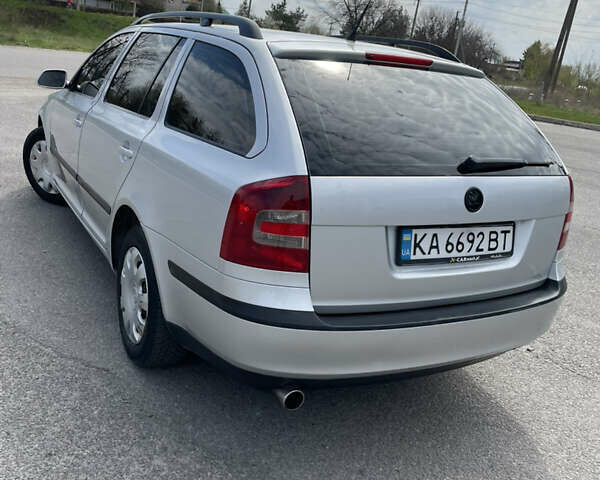 Серый Шкода Октавия, объемом двигателя 1.6 л и пробегом 390 тыс. км за 5499 $, фото 5 на Automoto.ua