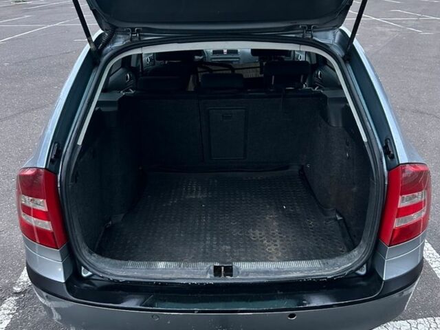 Серый Шкода Октавия, объемом двигателя 2 л и пробегом 3 тыс. км за 3100 $, фото 2 на Automoto.ua