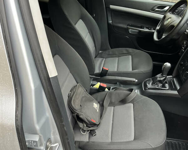 Сірий Шкода Октавія, об'ємом двигуна 0 л та пробігом 250 тис. км за 4999 $, фото 29 на Automoto.ua