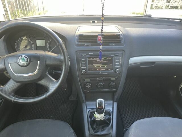 Сірий Шкода Октавія, об'ємом двигуна 0 л та пробігом 400 тис. км за 3300 $, фото 7 на Automoto.ua