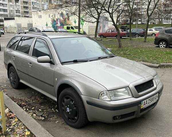 Серый Шкода Октавия, объемом двигателя 1.8 л и пробегом 251 тыс. км за 6500 $, фото 2 на Automoto.ua