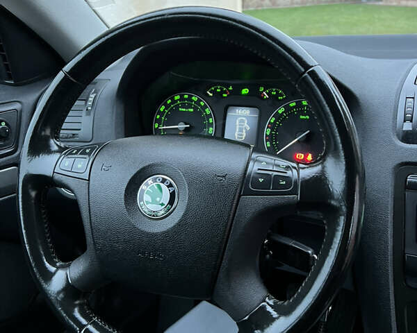 Сірий Шкода Октавія, об'ємом двигуна 1.6 л та пробігом 180 тис. км за 5999 $, фото 58 на Automoto.ua
