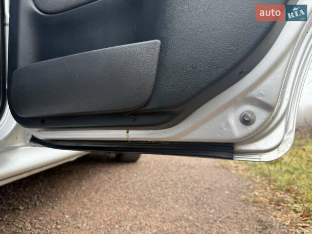 Серый Шкода Октавия, объемом двигателя 1.6 л и пробегом 310 тыс. км за 3850 $, фото 16 на Automoto.ua