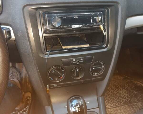 Серый Шкода Октавия, объемом двигателя 1.6 л и пробегом 219 тыс. км за 6000 $, фото 7 на Automoto.ua