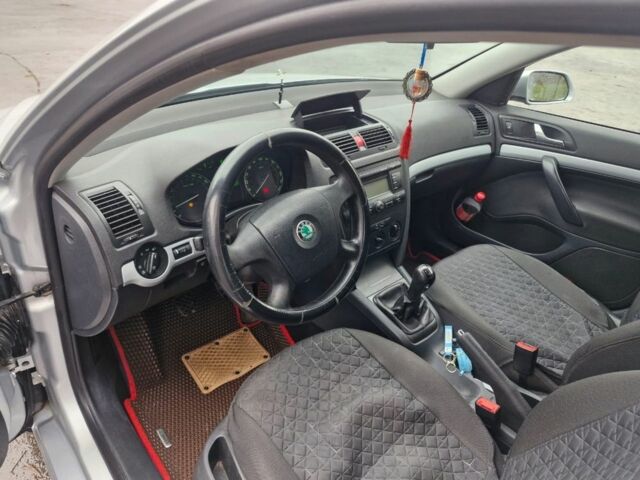 Сірий Шкода Октавія, об'ємом двигуна 1.6 л та пробігом 190 тис. км за 5000 $, фото 7 на Automoto.ua