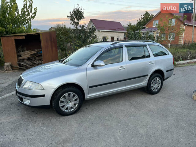 Сірий Шкода Октавія, об'ємом двигуна 0 л та пробігом 250 тис. км за 4999 $, фото 8 на Automoto.ua