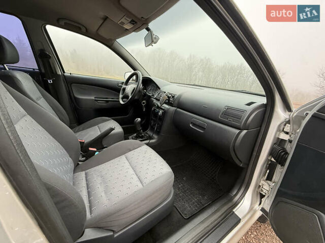 Серый Шкода Октавия, объемом двигателя 1.6 л и пробегом 310 тыс. км за 3850 $, фото 8 на Automoto.ua