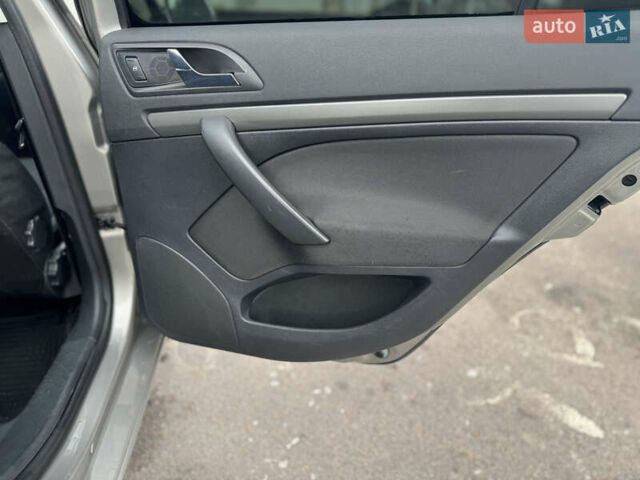Сірий Шкода Октавія, об'ємом двигуна 2 л та пробігом 208 тис. км за 5600 $, фото 21 на Automoto.ua