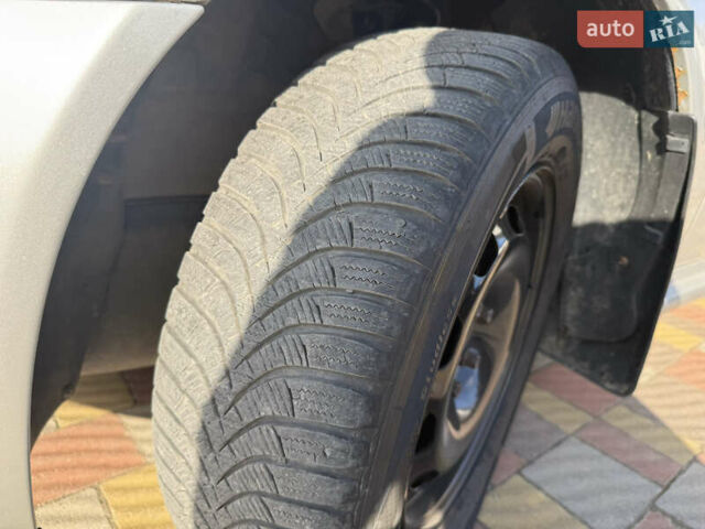 Серый Шкода Октавия, объемом двигателя 1.6 л и пробегом 310 тыс. км за 4350 $, фото 23 на Automoto.ua