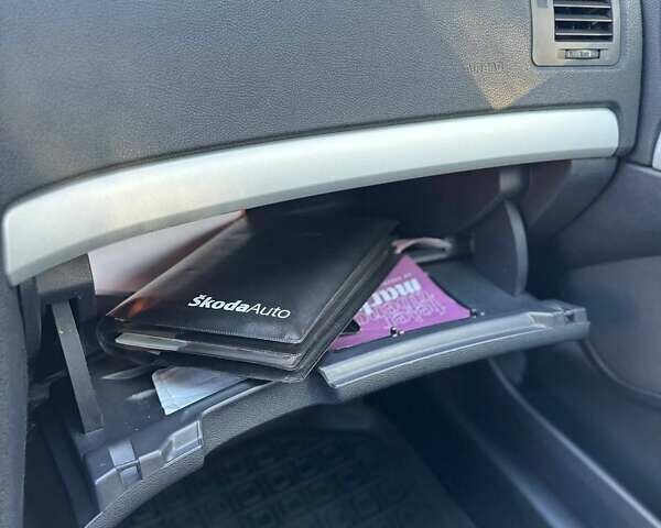 Серый Шкода Октавия, объемом двигателя 1.6 л и пробегом 227 тыс. км за 6000 $, фото 14 на Automoto.ua